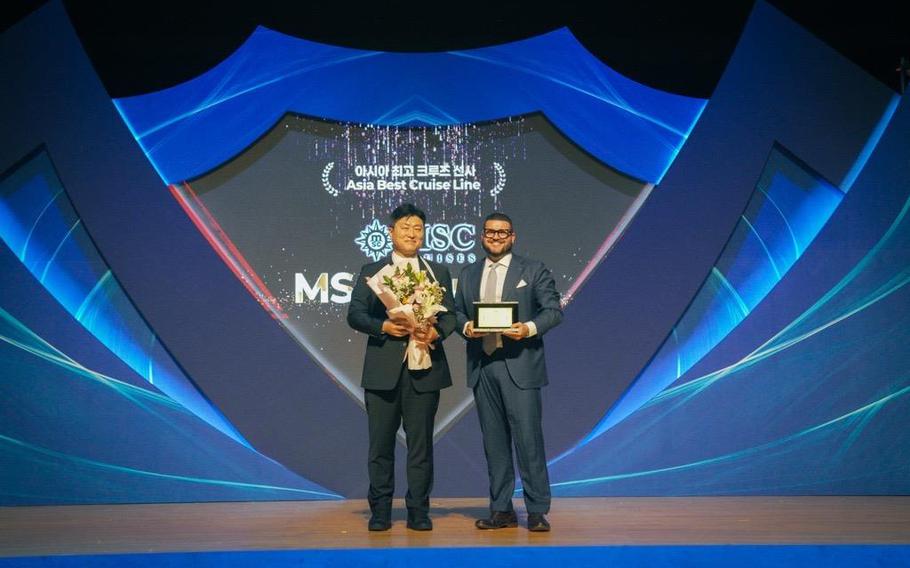 Oliviero Morelli,, President of Cruise Division of MSC Group for Japan receiving Asia Best Cruise Line Award.
